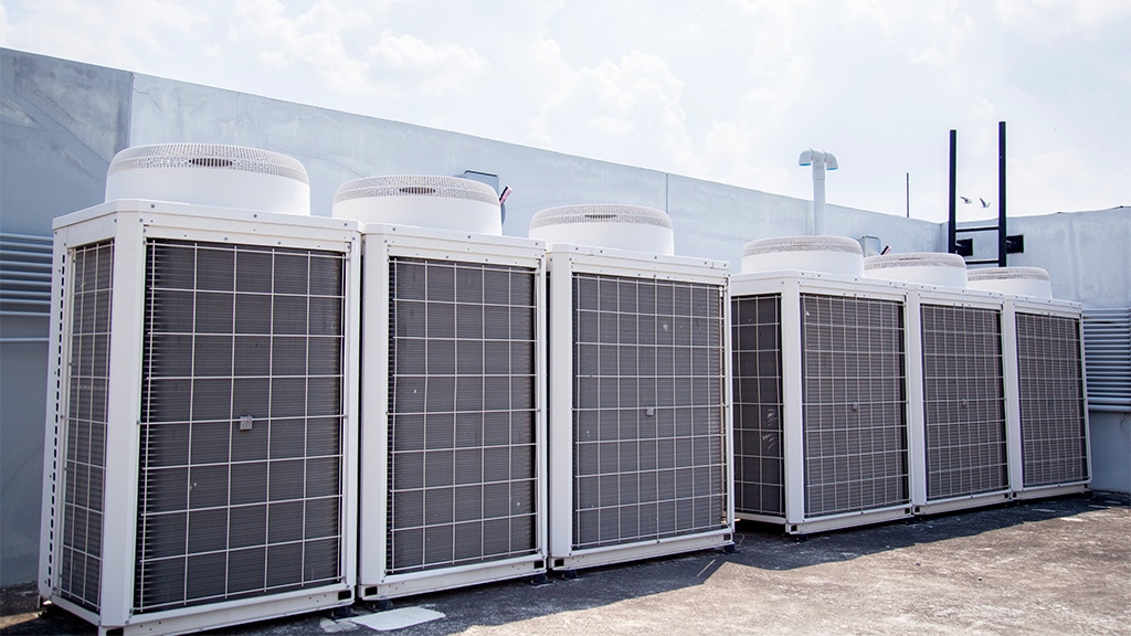 System of central conditioning set on the roof of the building.